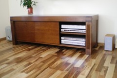 Komoda RTV drzwi suwane